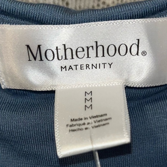 Motherhood Maternity Maxi Off-Shoulder Long Sleeve Train Photoshoot Dress - Picture 6 of 11